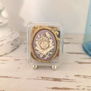 Vintage Victorian Cameo Music Box "Love Me Tender ",Rose in Lavender, Gold Tone